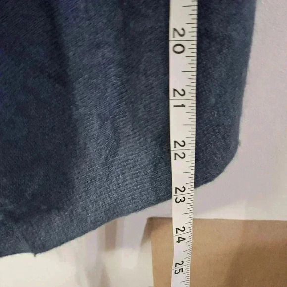 Neiman Marcus 100% cashmere sleeveless cardigan! - Picture 6 of 6